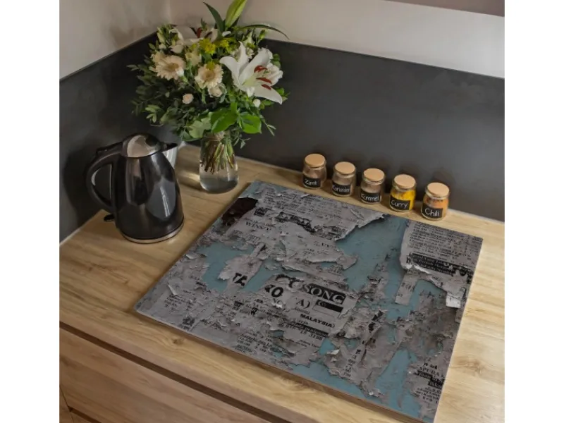 Banjado Herdabdeckplatte Glas 1 Teilig 60x52CM Schneidebrett Herdabdeckung Mit Motiv Wand Mit Zeitungen< Schneidebretter|Herdabdeckungen