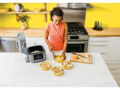 New Ninja Cooking System und Heißluftfritteuse ON400DE Speedi Rapid Hellgrau