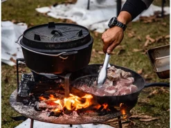 Petromax Pfannen|Töpfe<Dutch Oven Set FT9-T-Scrub Schwarz mit planem Boden 7,5 l Ø 23,9 cm