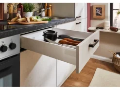Pino Küchenzeile 220 cm Beton Weißgrau Anschlag rechts 1 Geräteschrank< Kühlschränke
