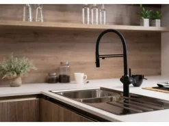 Clearance VIZIO 4 Wege Wasserhahn Küchenarmatur BOD mit 360° Schwenkbarem Auslauf Abnehmbare 2 Strahl Handbrause Schwarz Matt Weiß