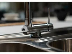 Sale VIZIO Wasserhahn Vorfenster Küchenarmatur Umklappbar 45 CM mit 360° Schwenkbarem Auslauf Abnehmbare 2 Strahl Handbrause Verchromt   Rot