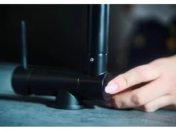 VIZIO Wasserhahn Vorfenster Küchenarmatur Umklappbar 6 CM mit 360° Schwenkbarem Auslauf Abnehmbare 2 Strahl Handbrause Schwarz Matt   Orange< Einhebelmischer